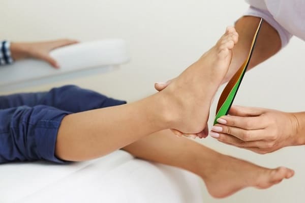درمان صافی کف پا با کفی های طبی